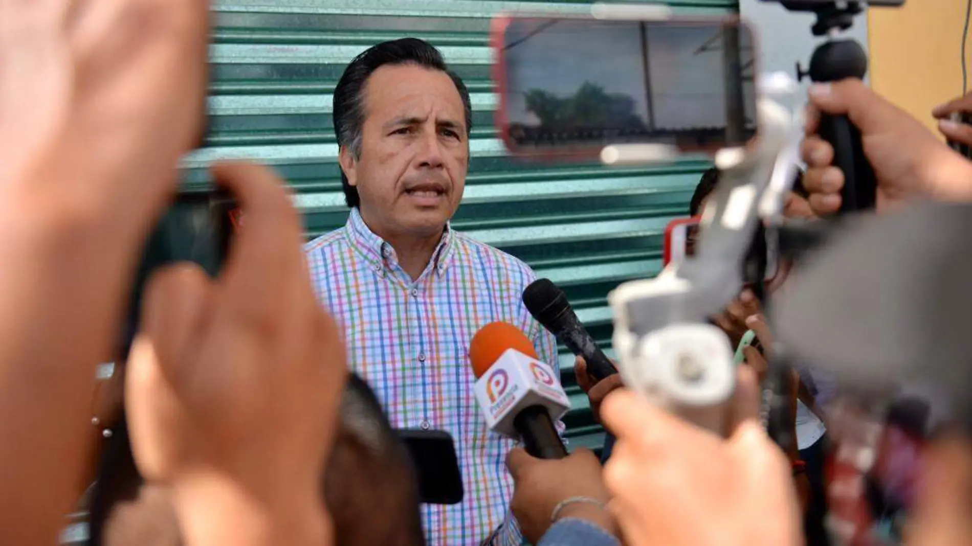 Gobernador garantiza seguridad en Sayula de Alemán